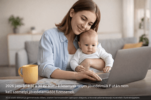 Fiatal édesanya otthoni környezetben kisbabáját tartja karjában, miközben laptopon dolgozik, a családbarát munkavégzés és jövedelembiztonság illusztrációjaként.