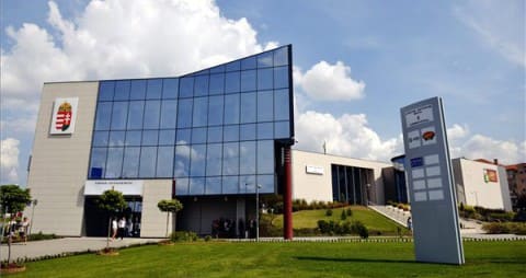 Komárom-Esztergom Vármegyei Kormányhivatal épülete